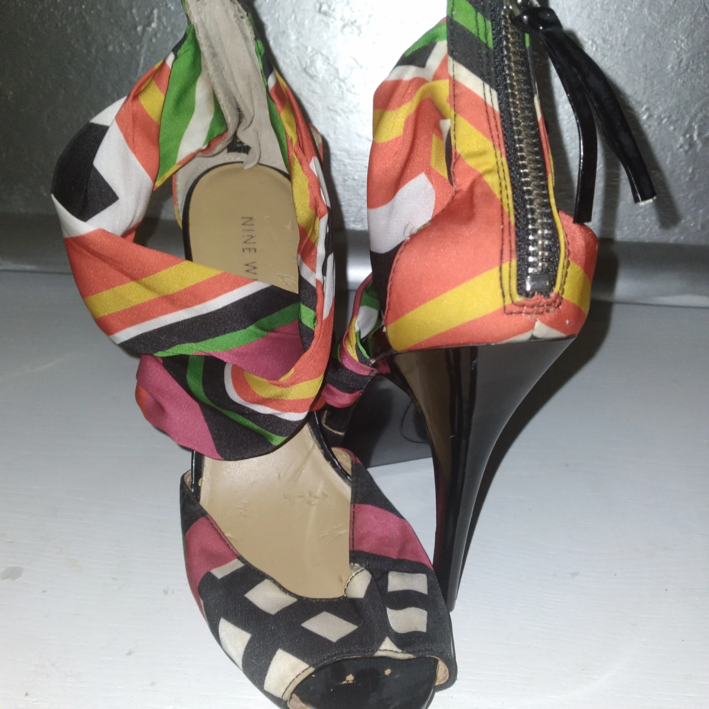 Pucci inspired Nine West Women's Peep Toe scarf-wrapped heels - photo 3