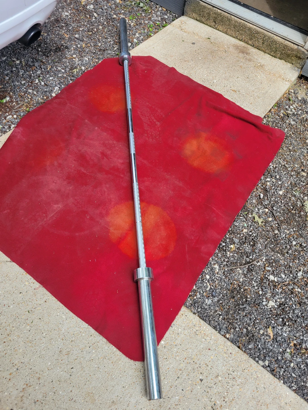OLYMPIC 7' BAR.  45LBs