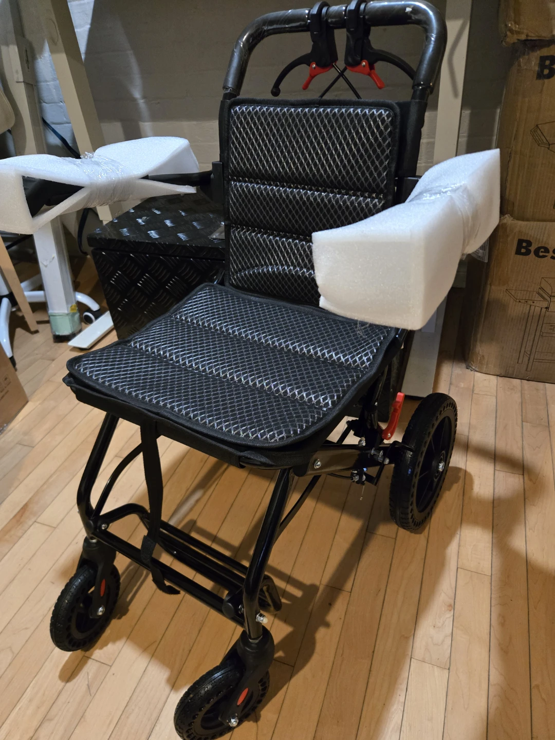 Lightweight Folding Wheelchair - photo 3
