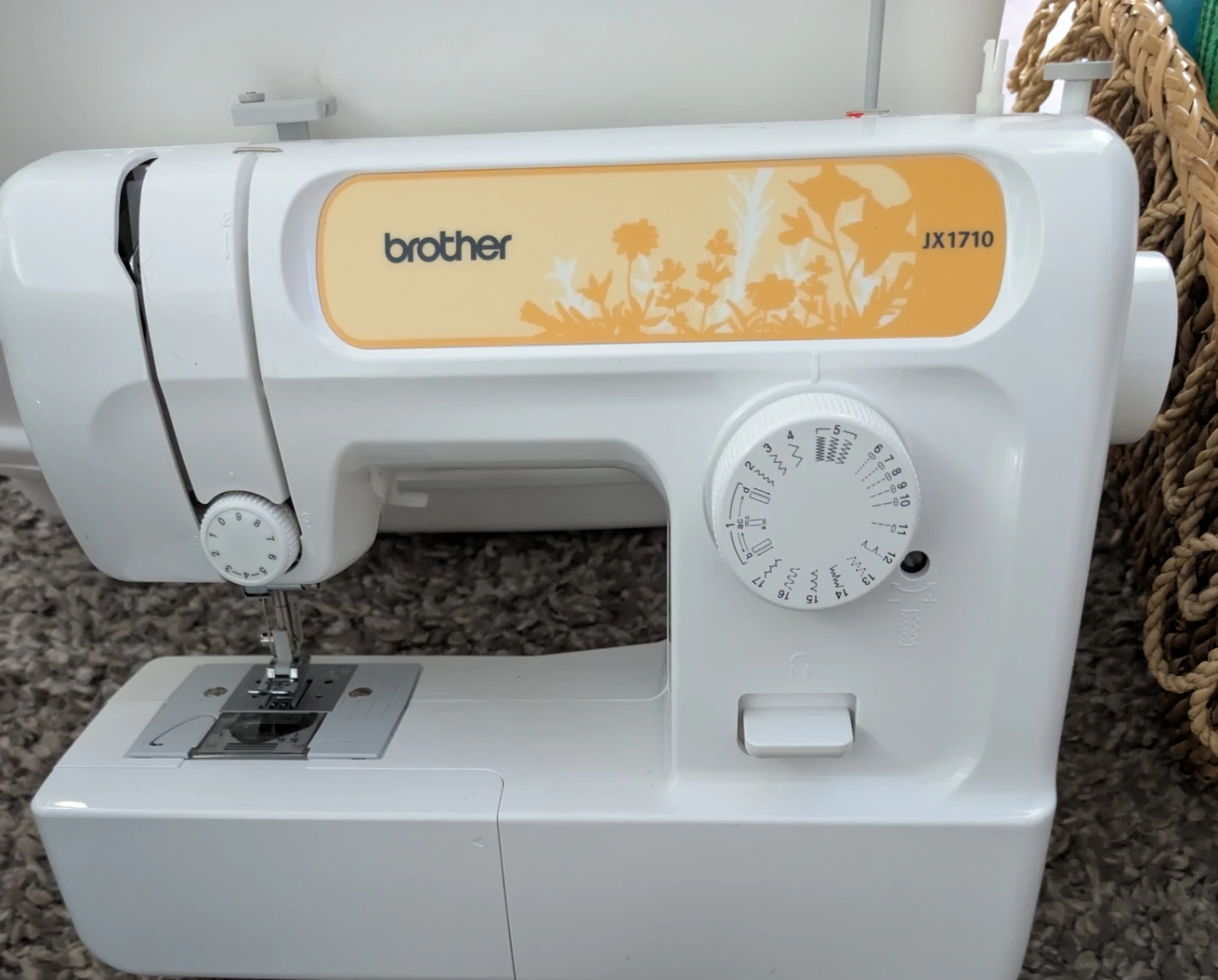Brother JX1710 Sewing Machine w/Pedal & Case, fabric