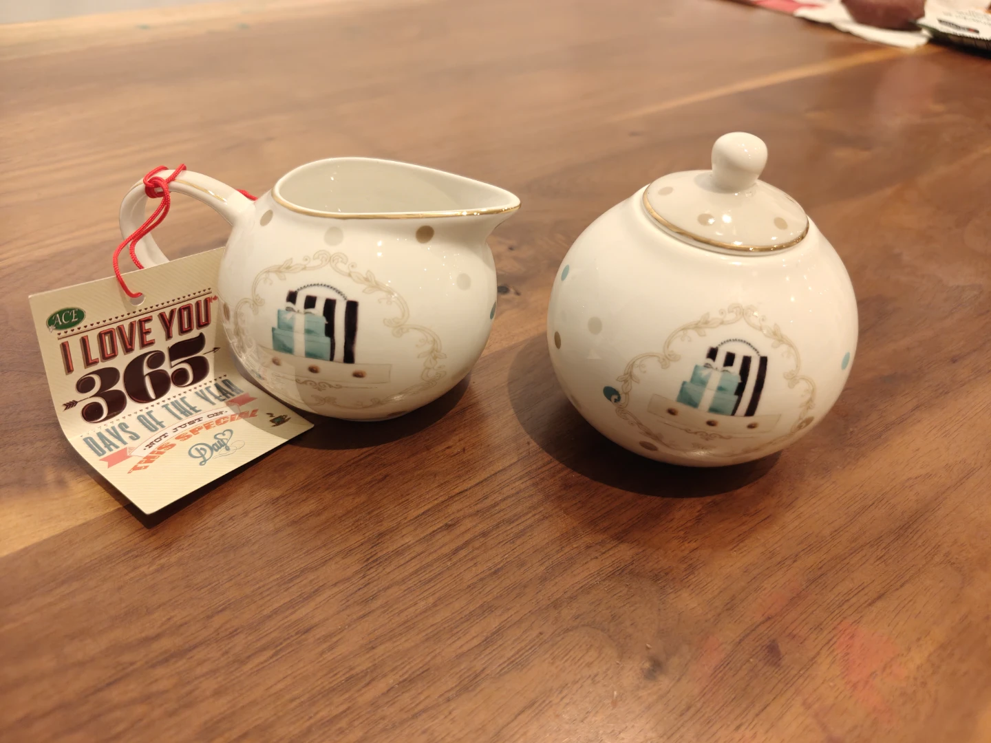 Bone China Sugar & Creamer Pots Set