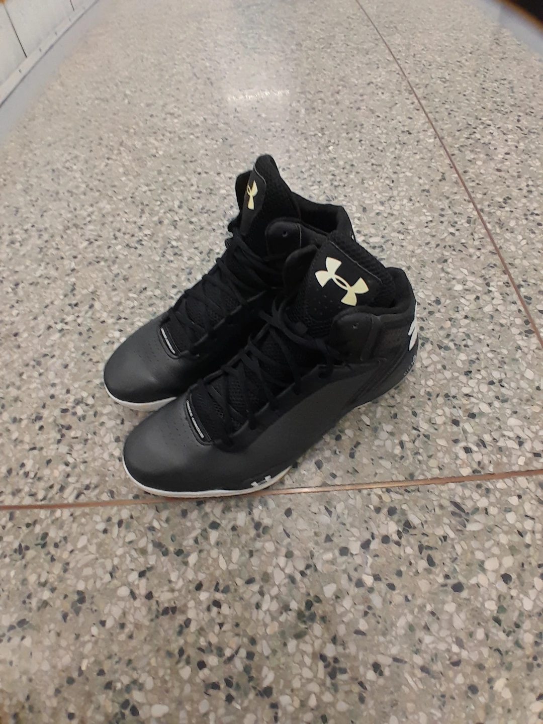 Under Armour Black Basketball Shoes Men's Size 13 - photo 3