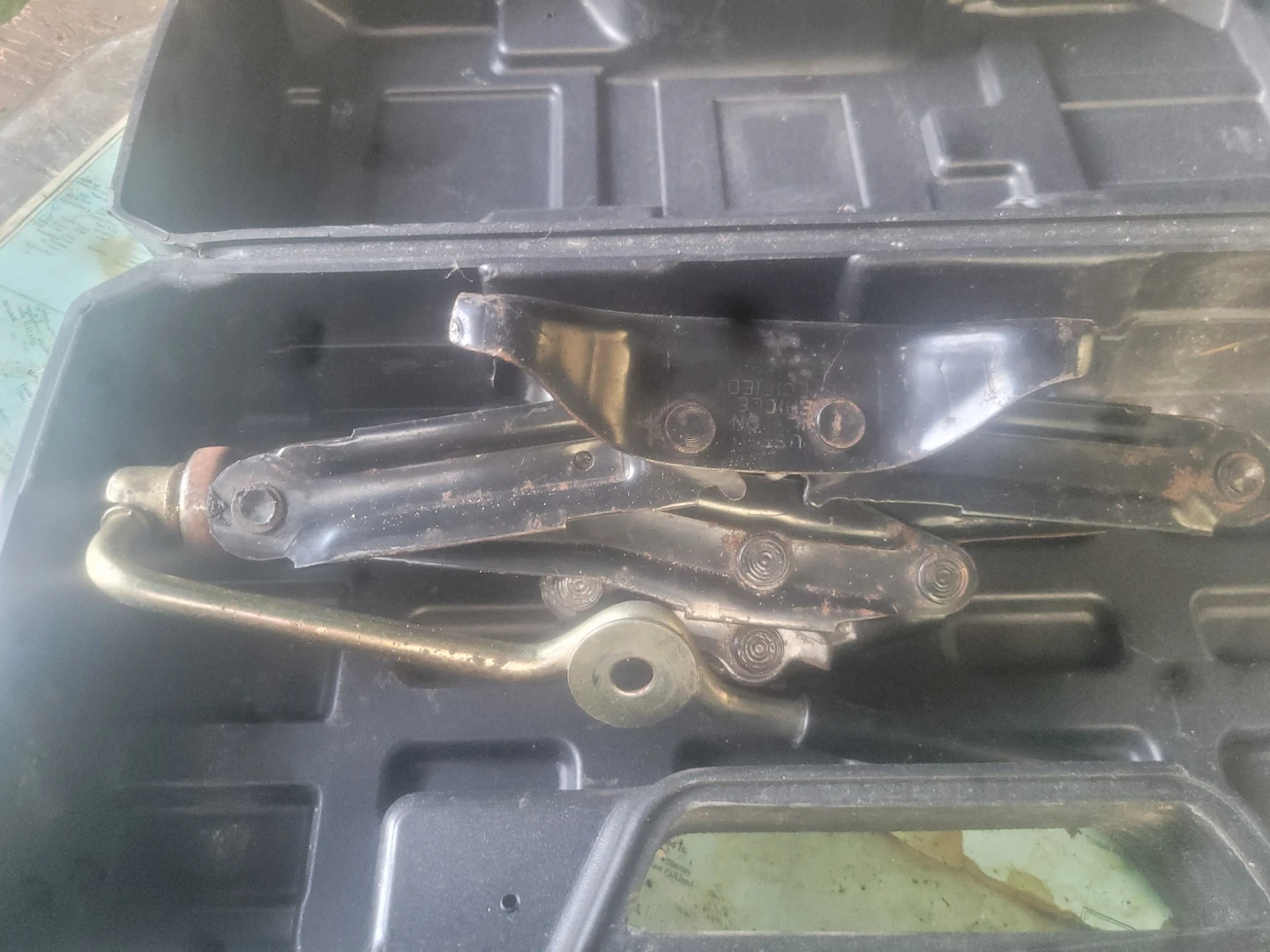 Pro-Lift 3,000 lbs. Trolley Jack F-2315PE - photo 3