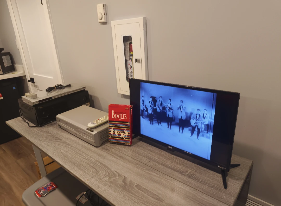 VHS/DVD/CD Player (SV2000) (With Remote) - photo 2
