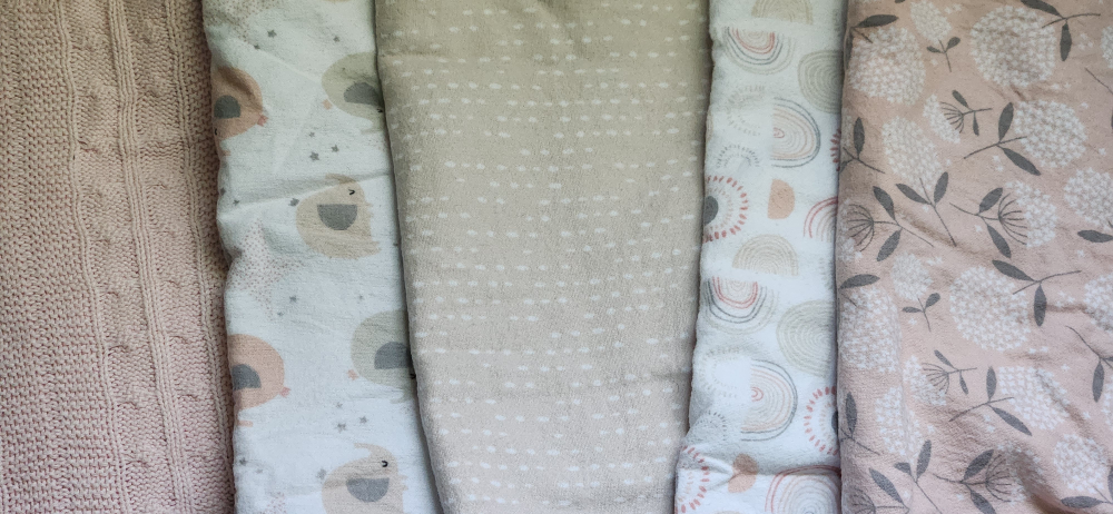 Baby Blankets 6 Various Prints & Knit - photo 2