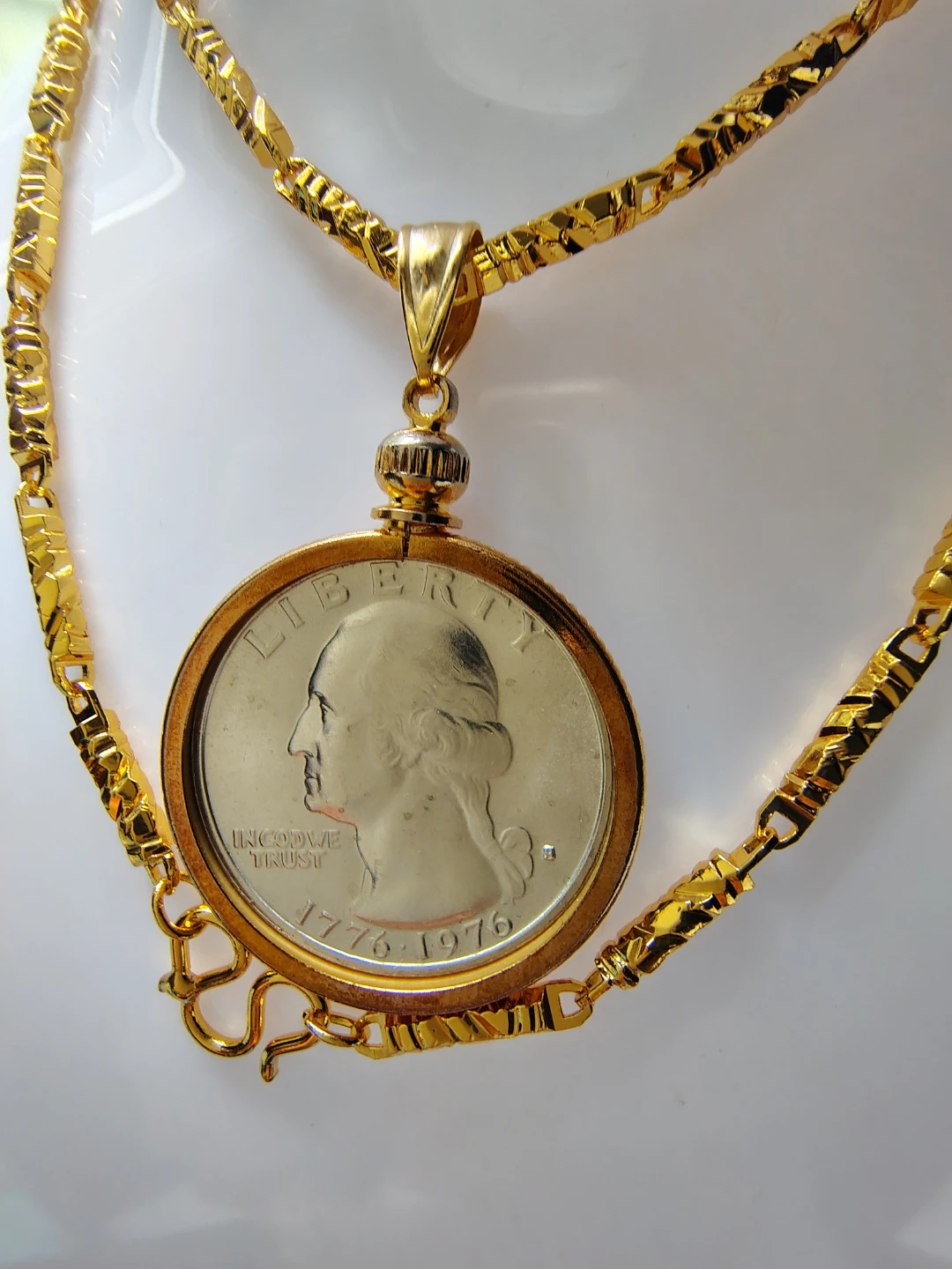 Collar chapado en oro con moneda 1776-1976 Washington Quarter - photo 2