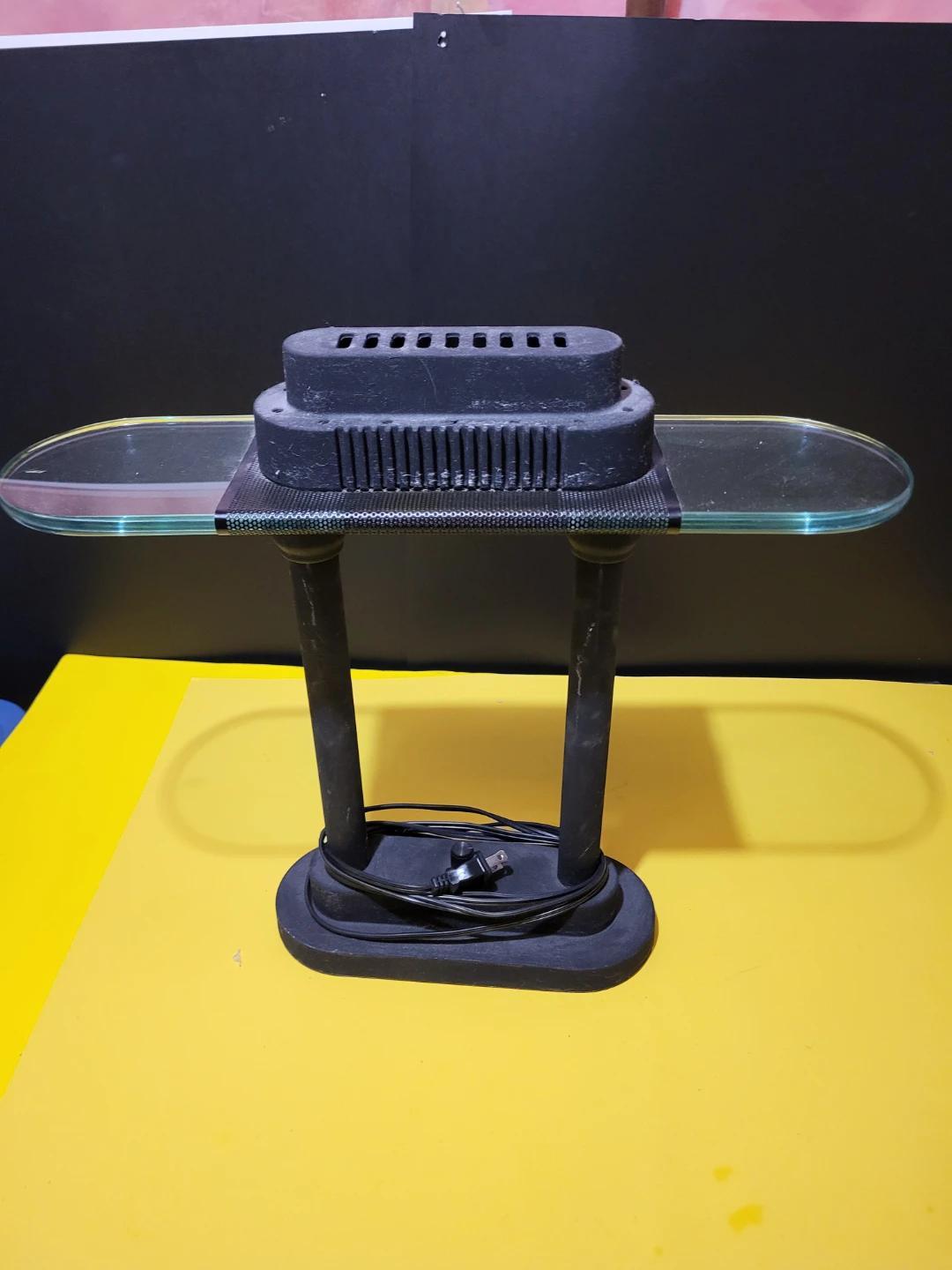 Black metal and glass desk lamp - photo 2