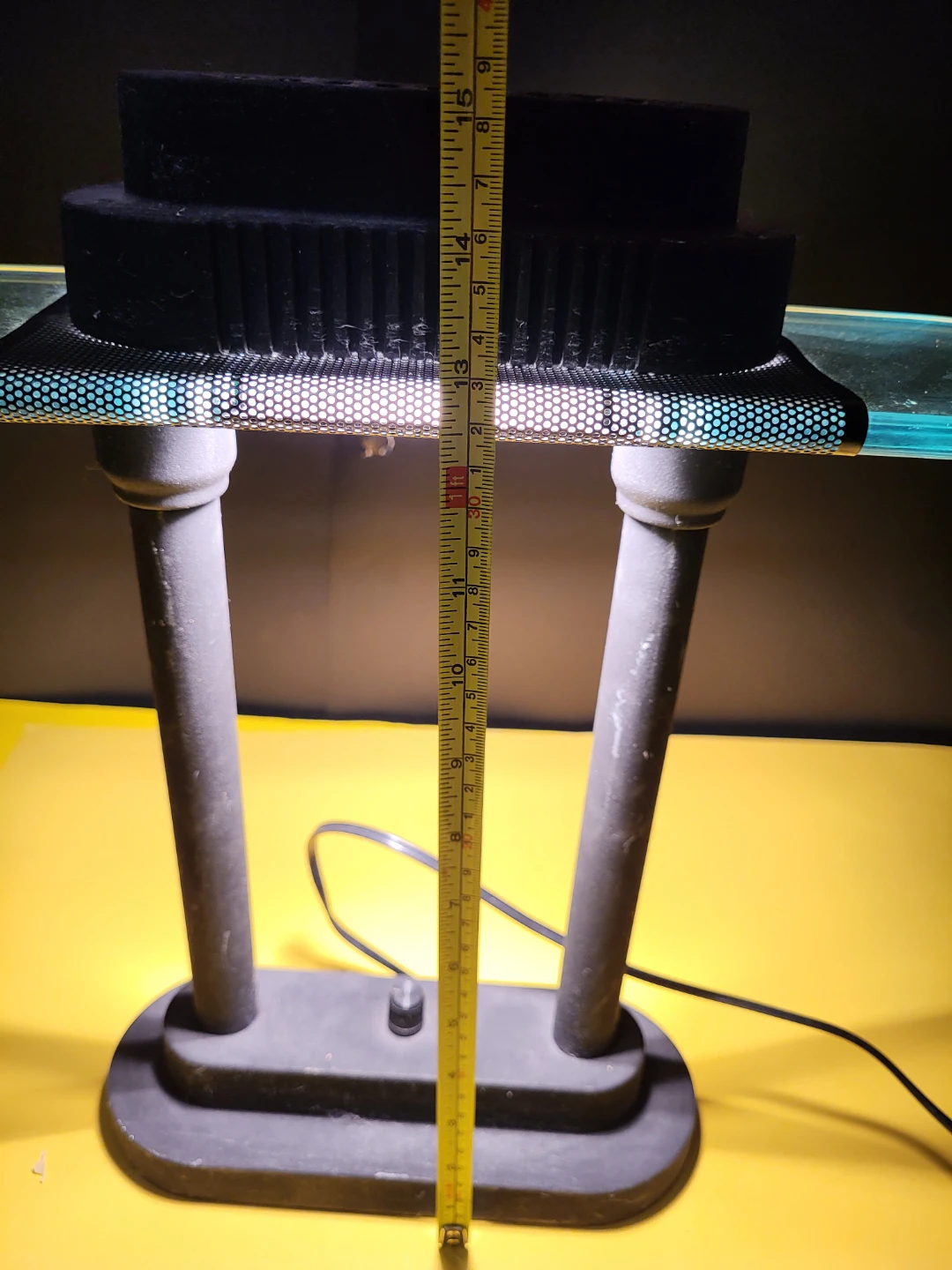 Black metal and glass desk lamp - photo 5