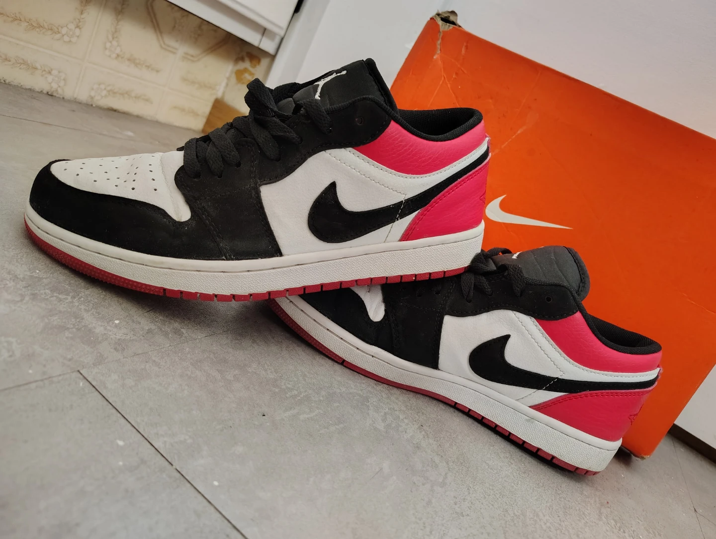 Nike Air Jordan 1 Low SE 'Light Crimson' Sneakers - photo 2
