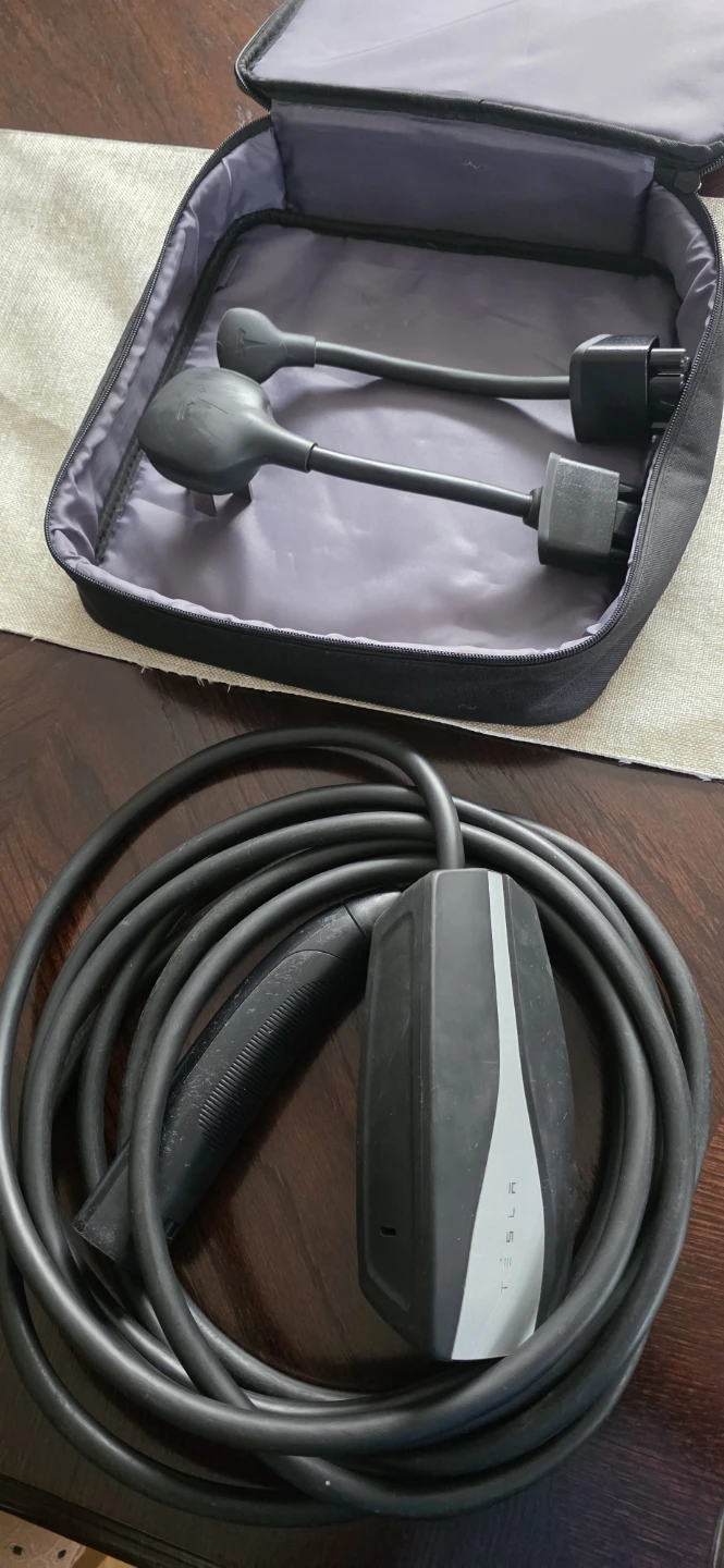 Tesla Mobile Connector Charging Cable with Travel Bag - photo 2
