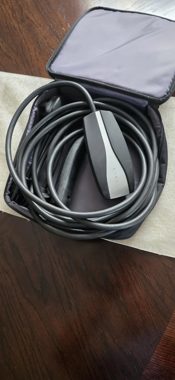 Tesla Mobile Connector Charging Cable with Travel Bag - photo 3