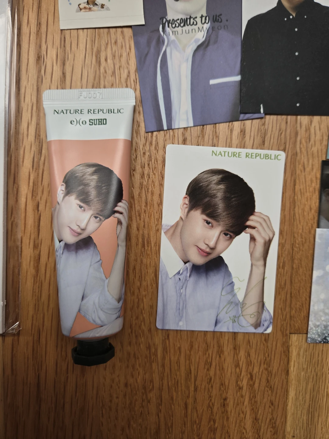 2017 EXO Suho Junmyeon Nature Republic Photocard Hand Cream - photo 4