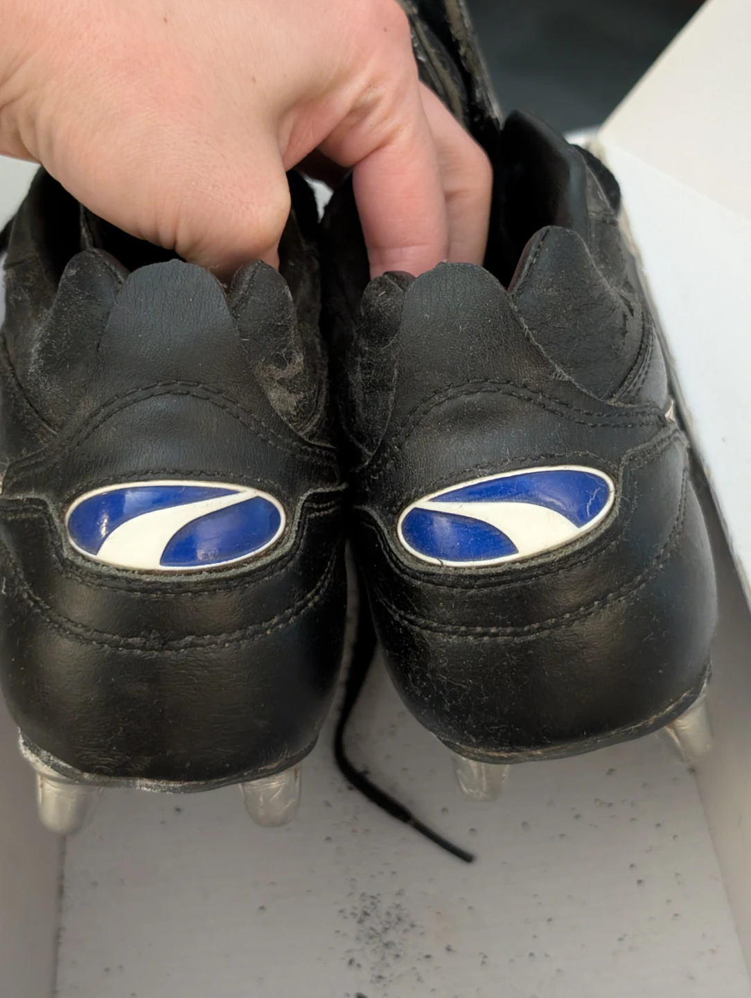 Size 6.5 Puma Metal Rugby Cleats with Option to Convert - photo 2