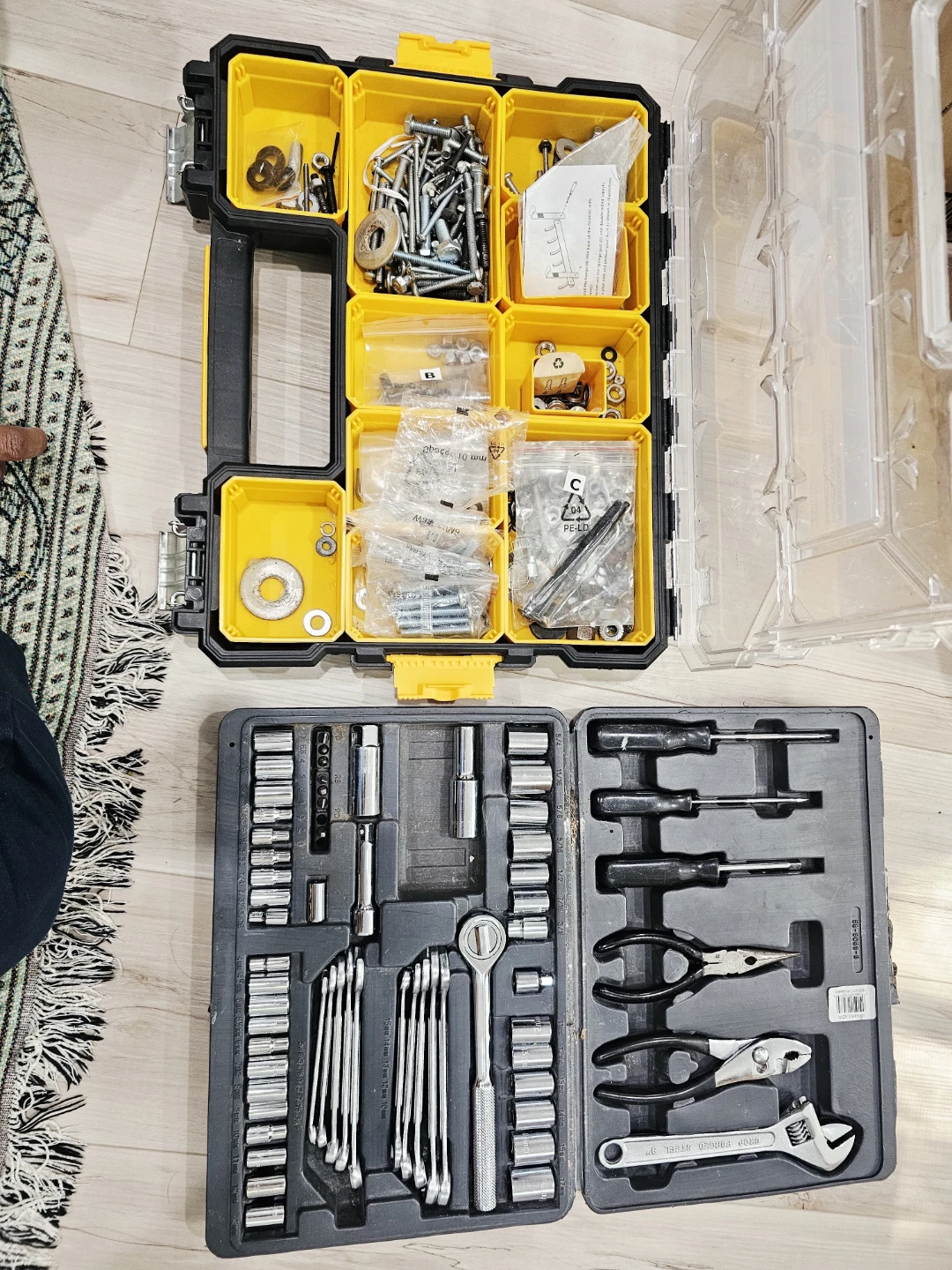 DEWALT Pro Organizer & 117-piece Tool Set