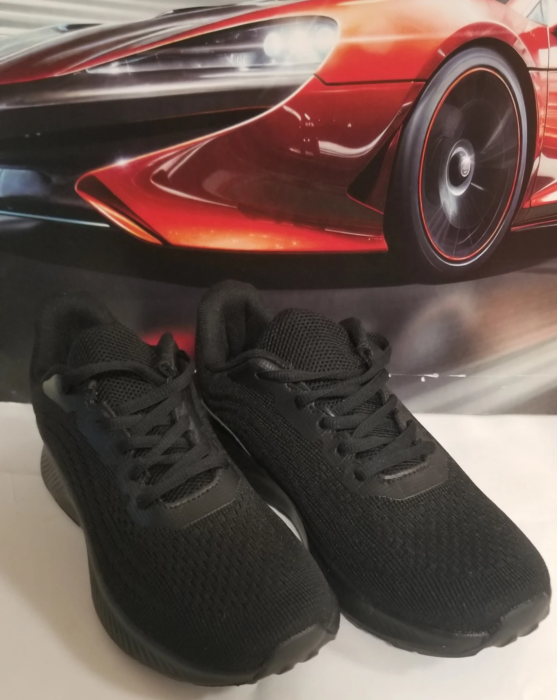 Brand new Universal Fashion All Black Sneakers