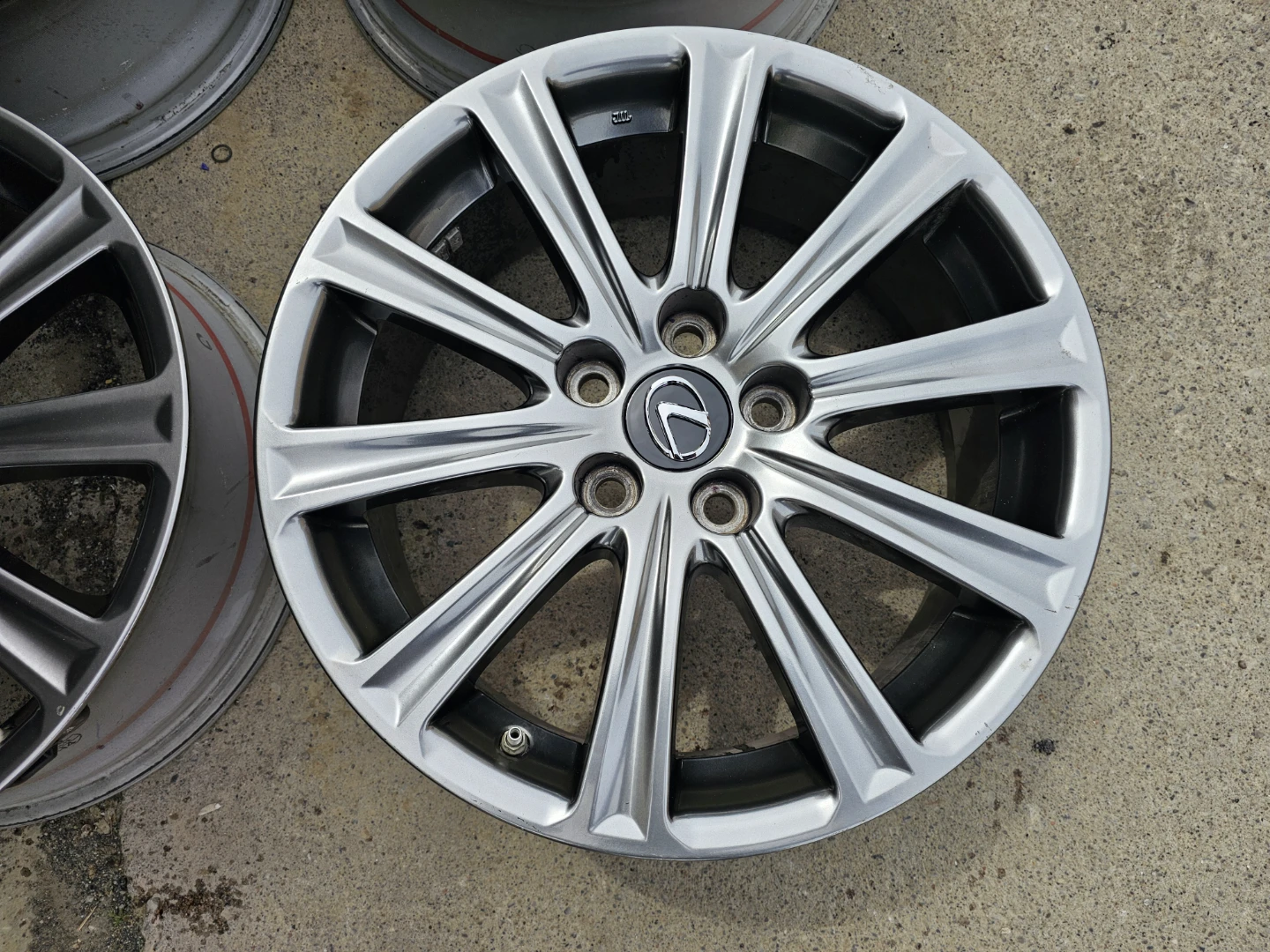 17" LEXUS NX200, NX300 O.E.M RIMS - photo 4