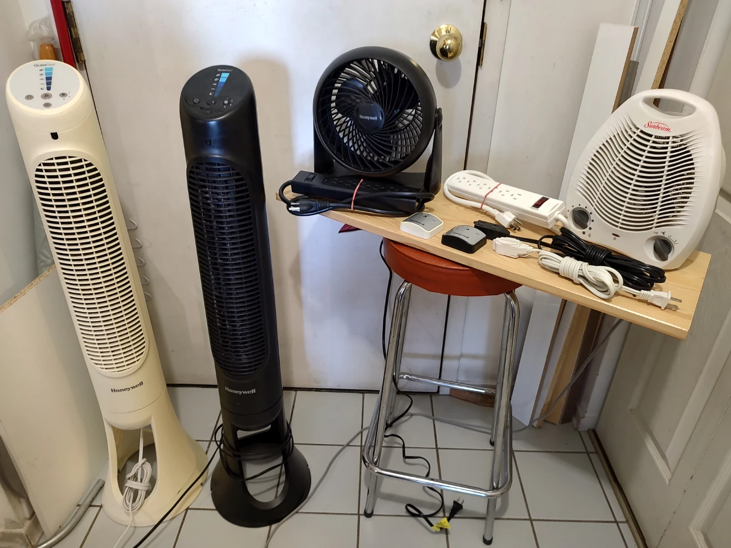 For sale Honeywell and Sunbeam tower and table fans