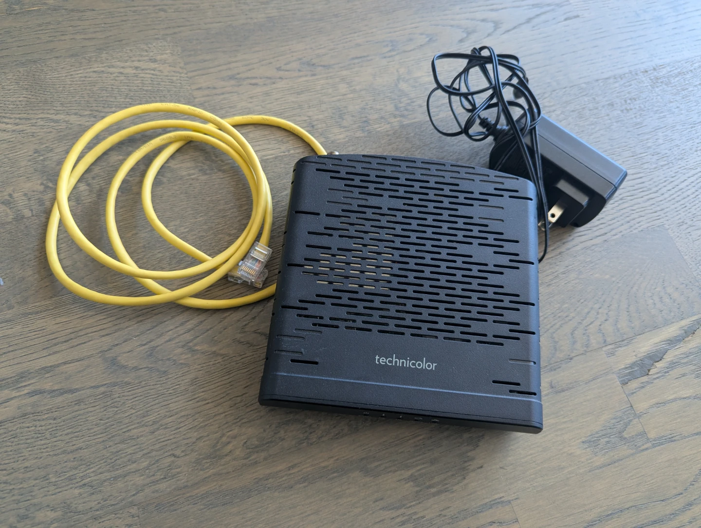 Technicolor TC4350 DOCSIS 3.0 Cable Modem - photo 5