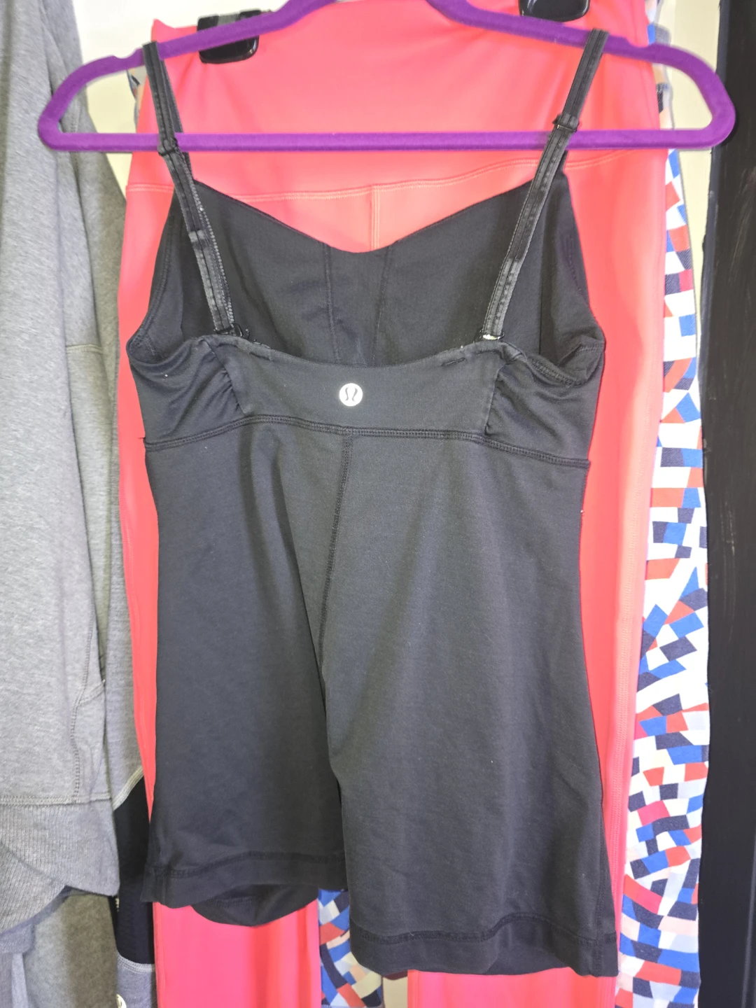 Lululemon Black Tank Top with Built-in Bra - photo 2