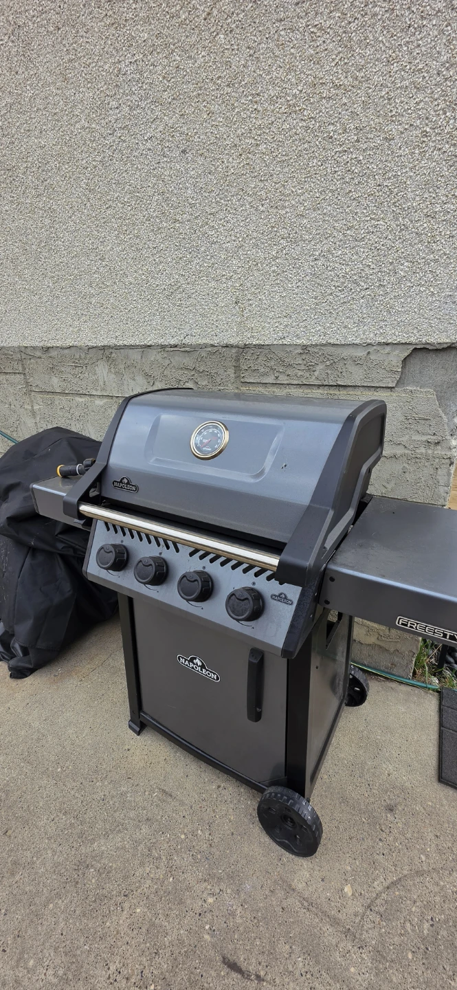 Napoleon Freestyle Propane Grill