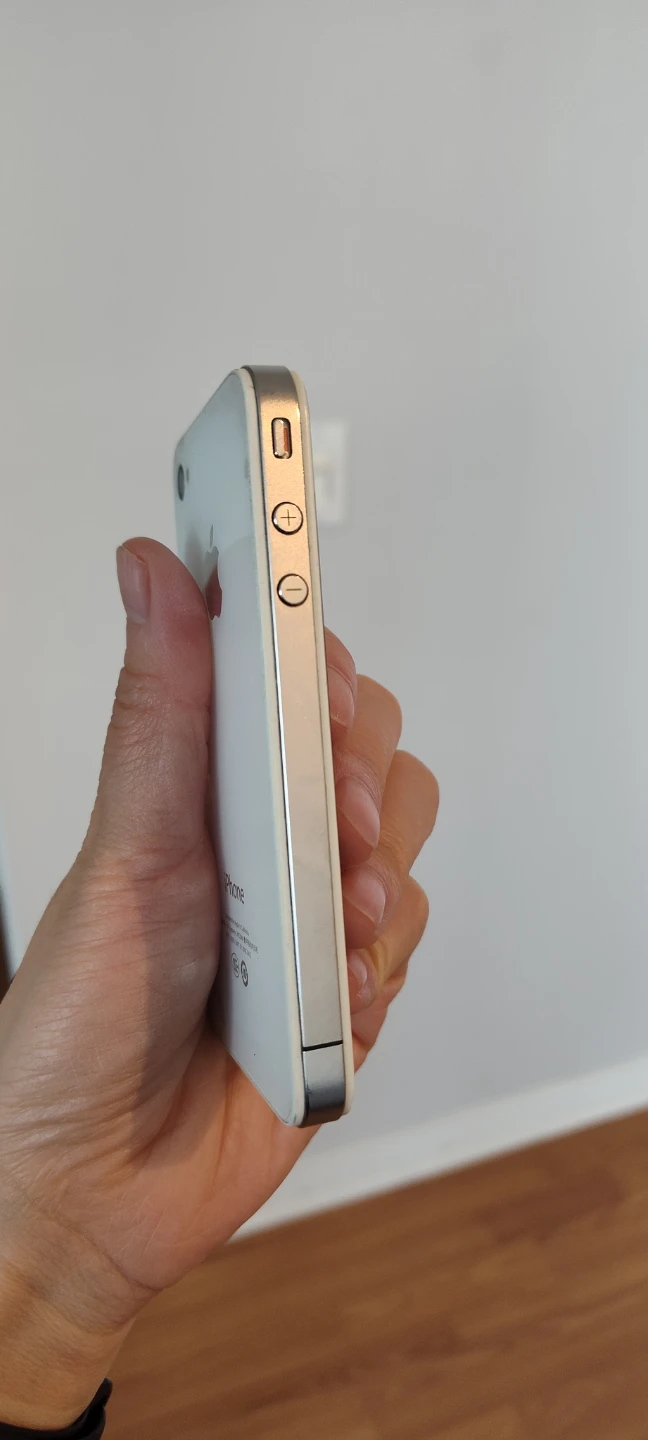 Classic Steve Jobs Era iPhone 4 - Excellent Condition - photo 3