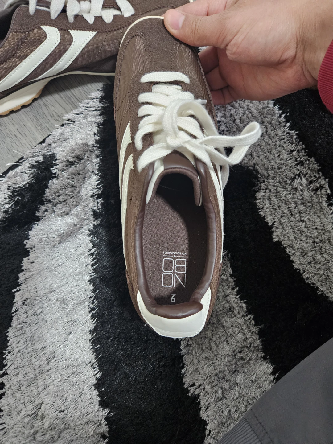 NO BOUNDARIES Brown White Stripe Running Shoes Size 9 - photo 4