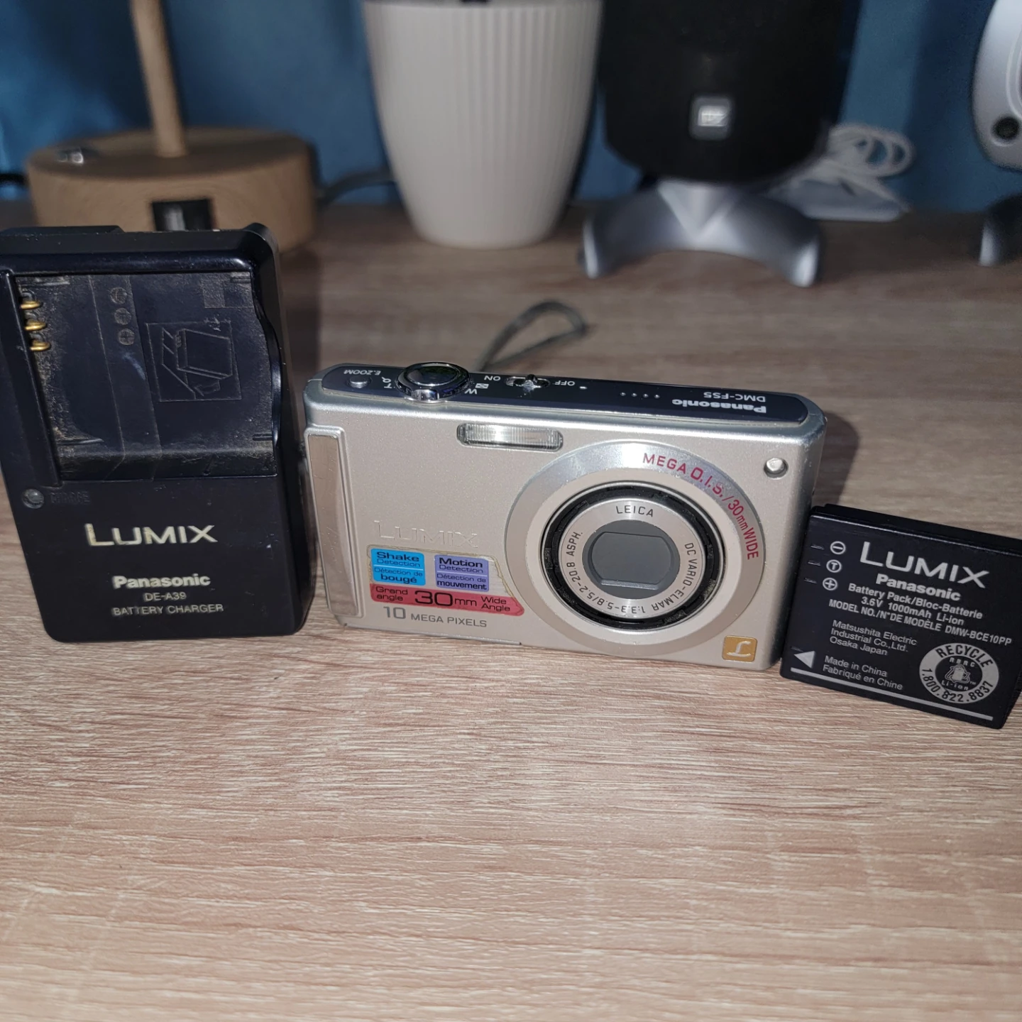 Panasonic Lumix DMC-FS5 Digital Camera with Battery Charger - photo 4