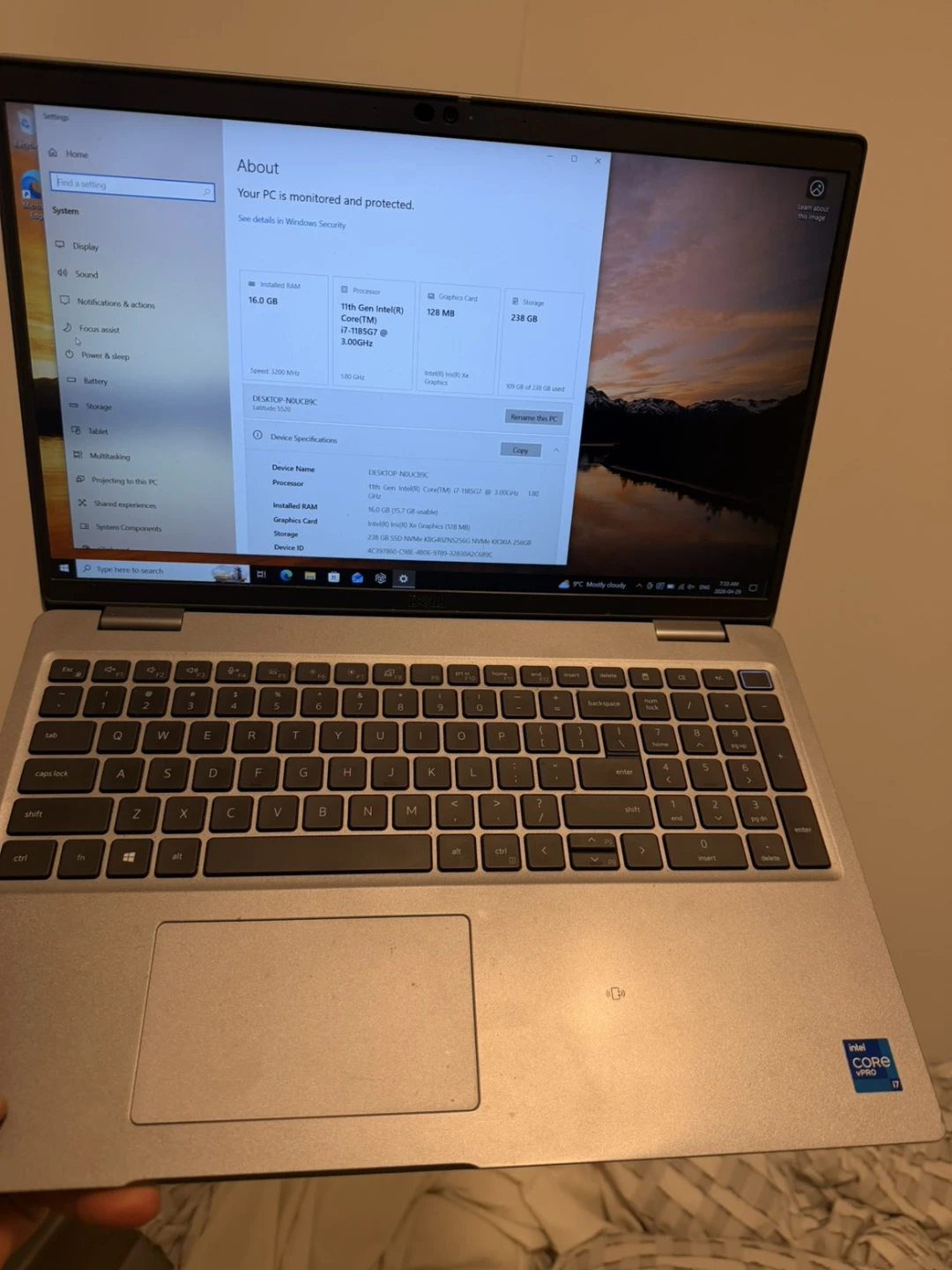 URGENT SALE Dell Latitude 5520 11th Gen i7 16GB RAM 256GB SSD - photo 2