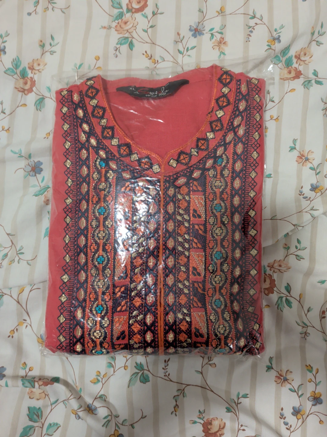 Coral Embroidered Kurti - photo 5