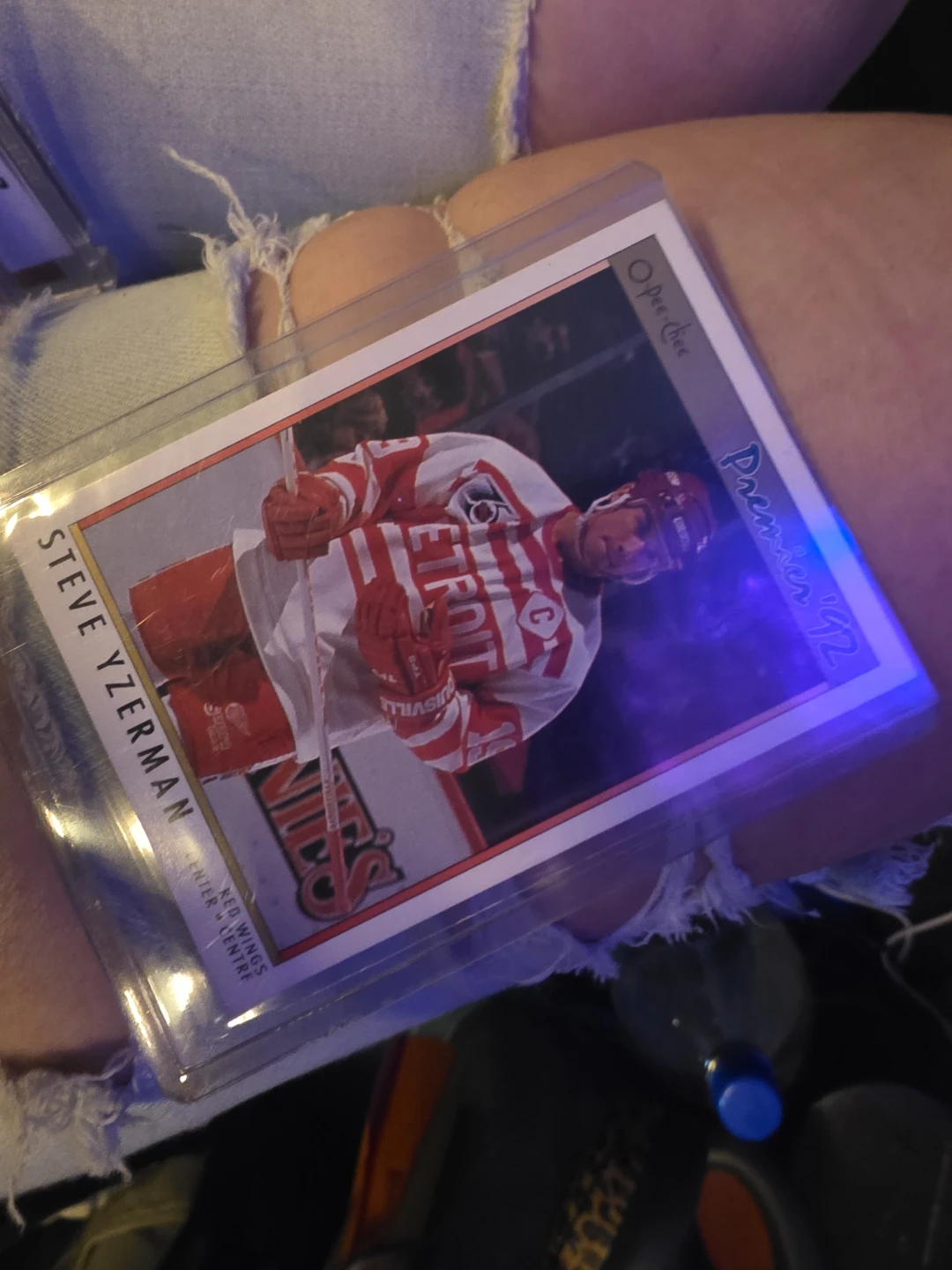 O-Pee-Chee Premier 92 Steve Yzerman Hockey Card