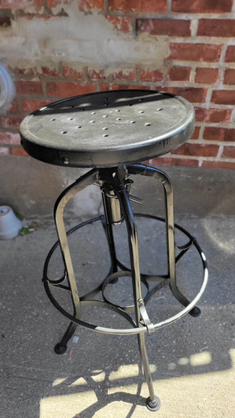 Adjustable Swivel Bar Stool - photo 2
