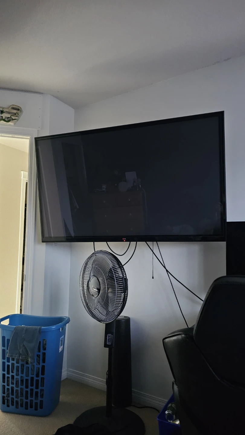 LG Television - photo 2