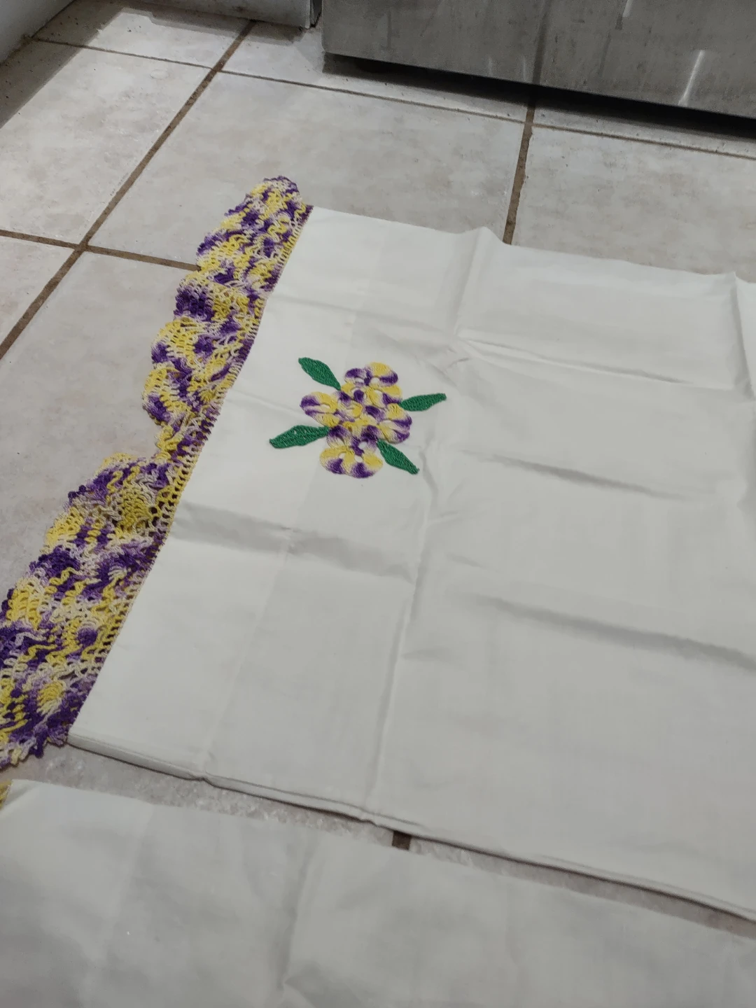 Handmade crochet trim pillow cases - photo 3