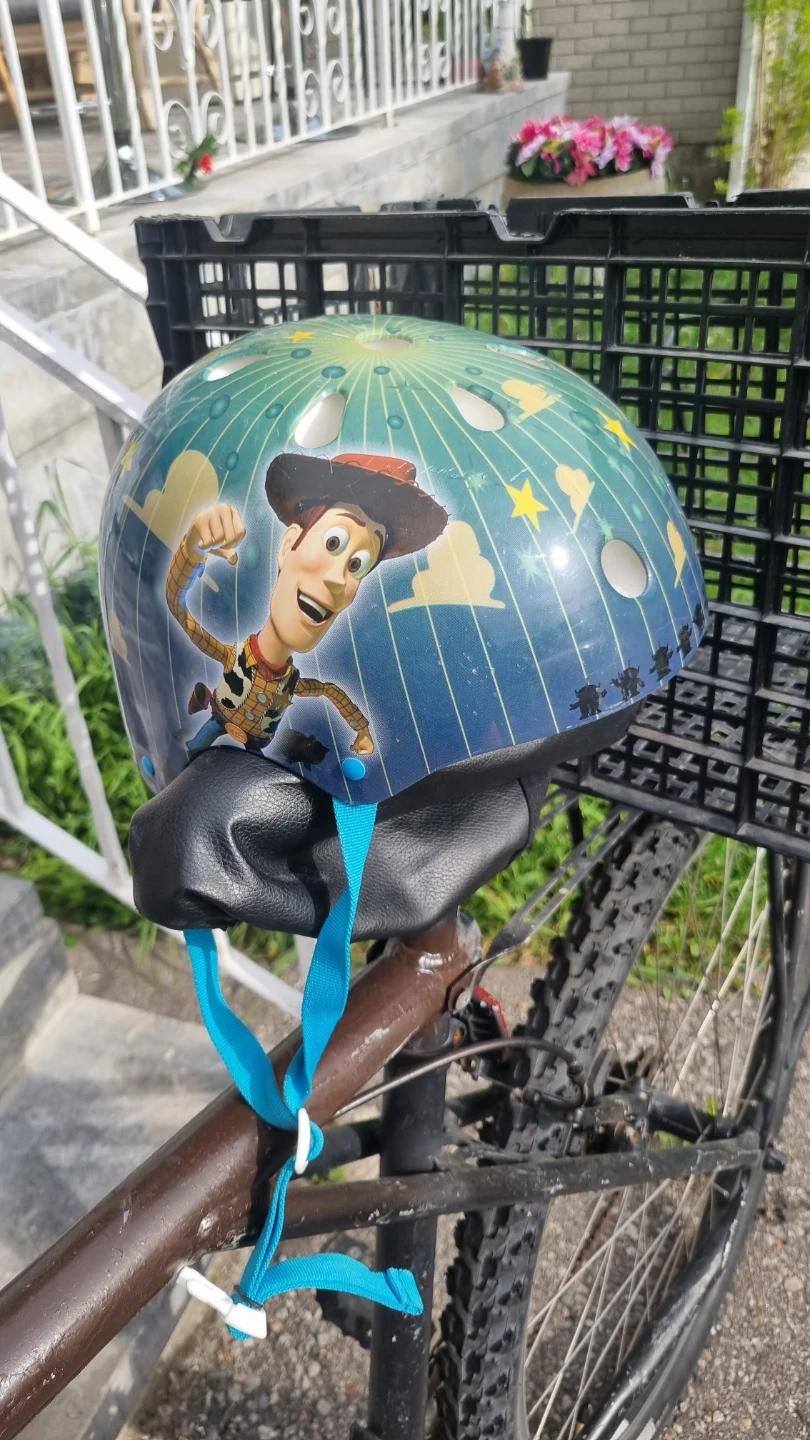 Kids' Bike Helmet - Superman & Toy Story designs - photo 3