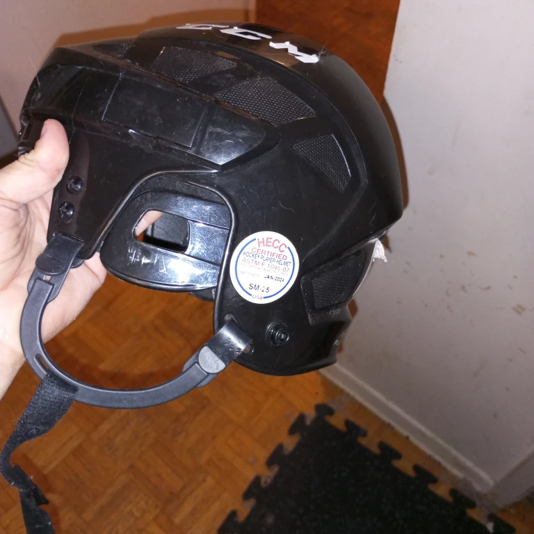 CCM Hockey Helmet - photo 2