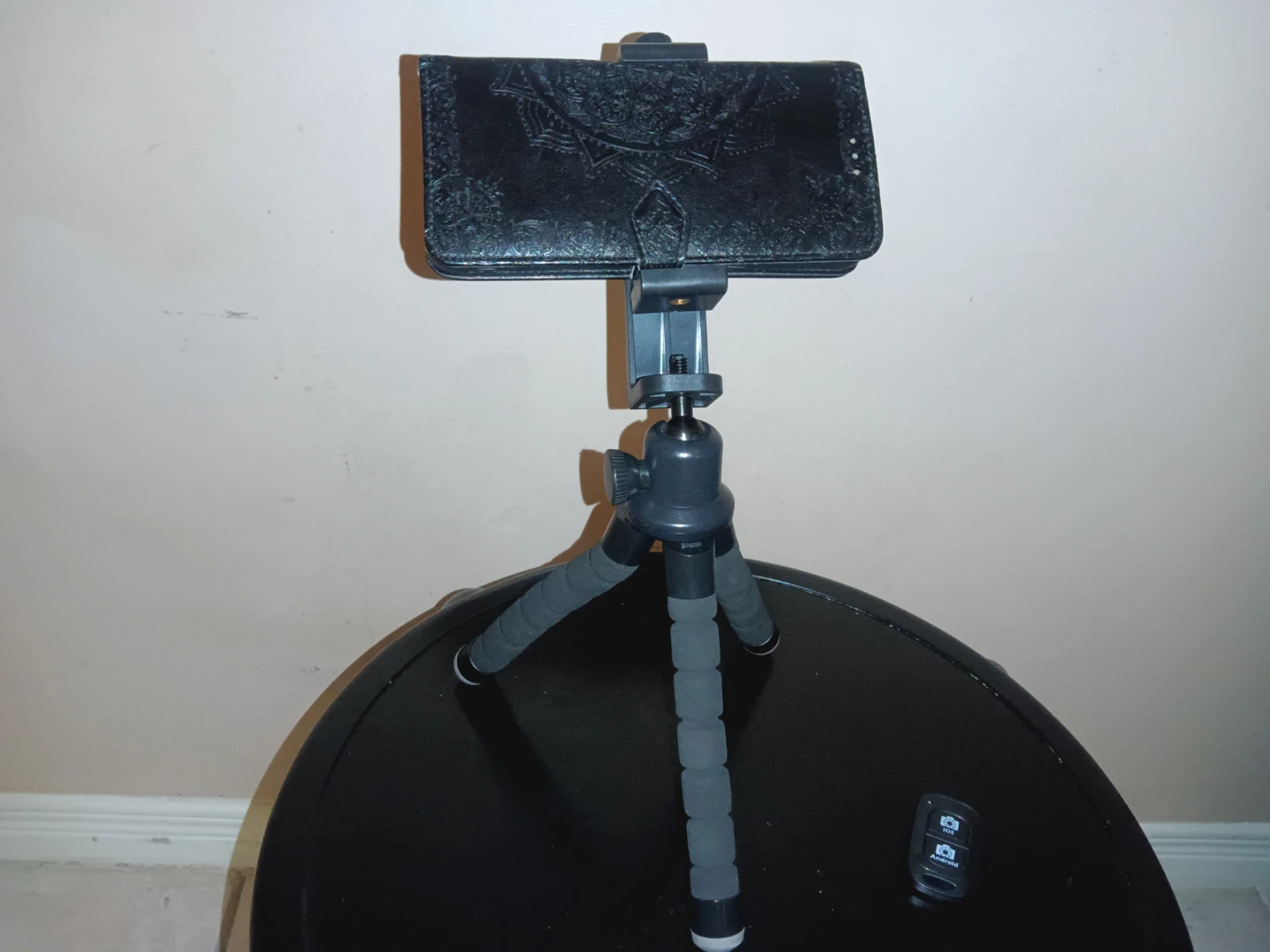 Cell Phone Tripod - photo 3