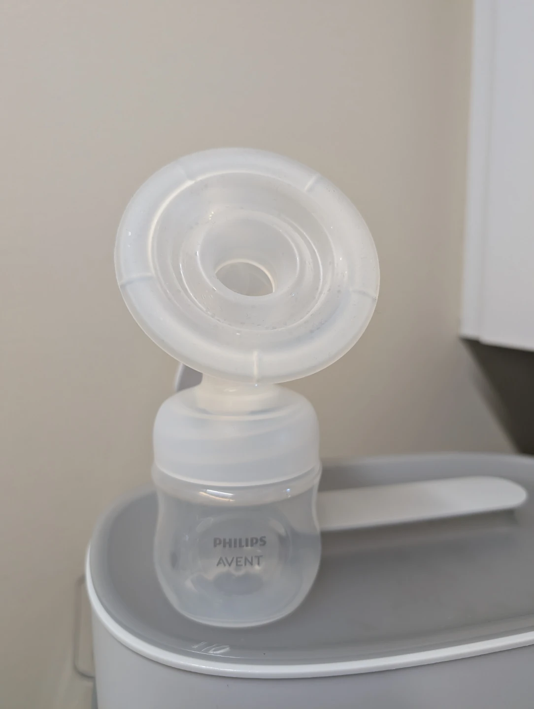 Philips Avent Manual Breast Pump - photo 2