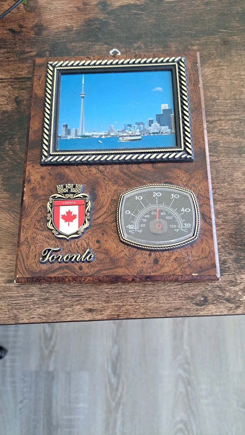 Toronto Souvenir Photo Frame with Thermometer