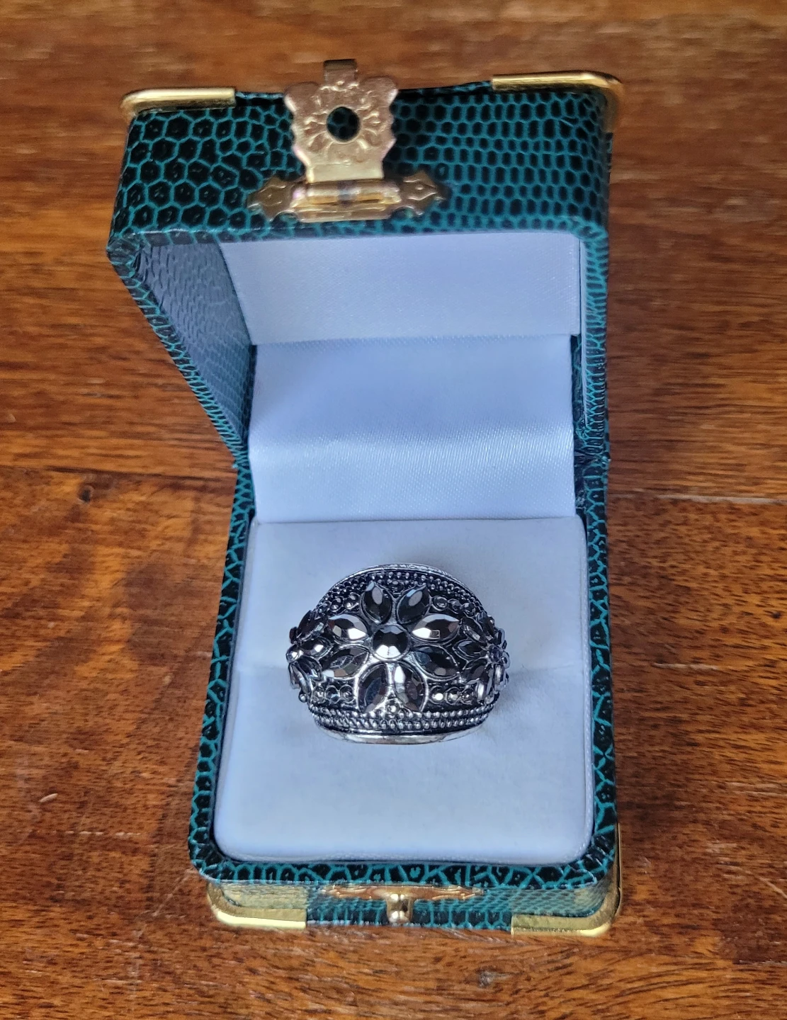 Statement Markasite Stone Ring in Faux Lizard Decorative Box