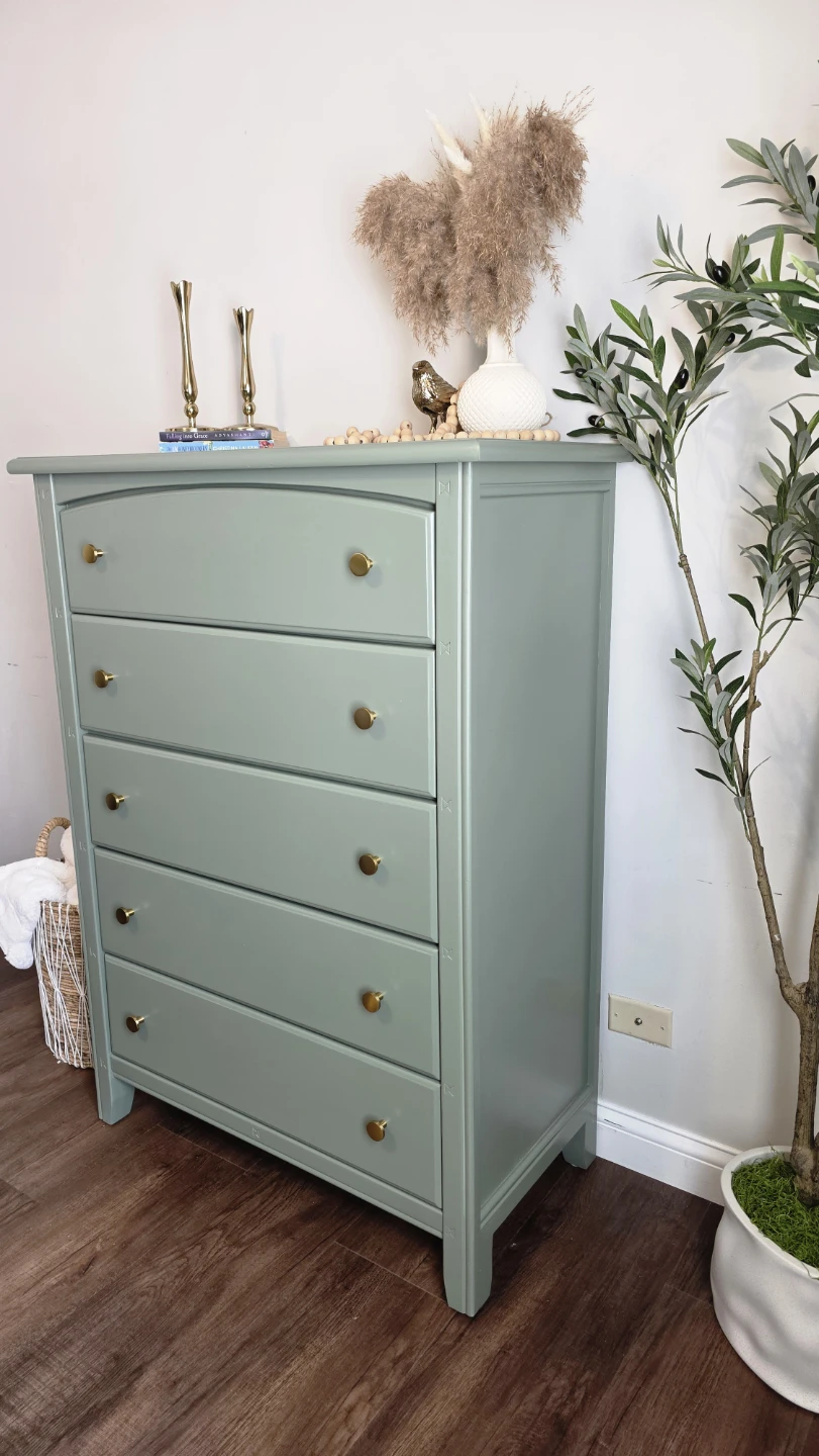 Refinished Dresser - 4 Drawers - photo 2
