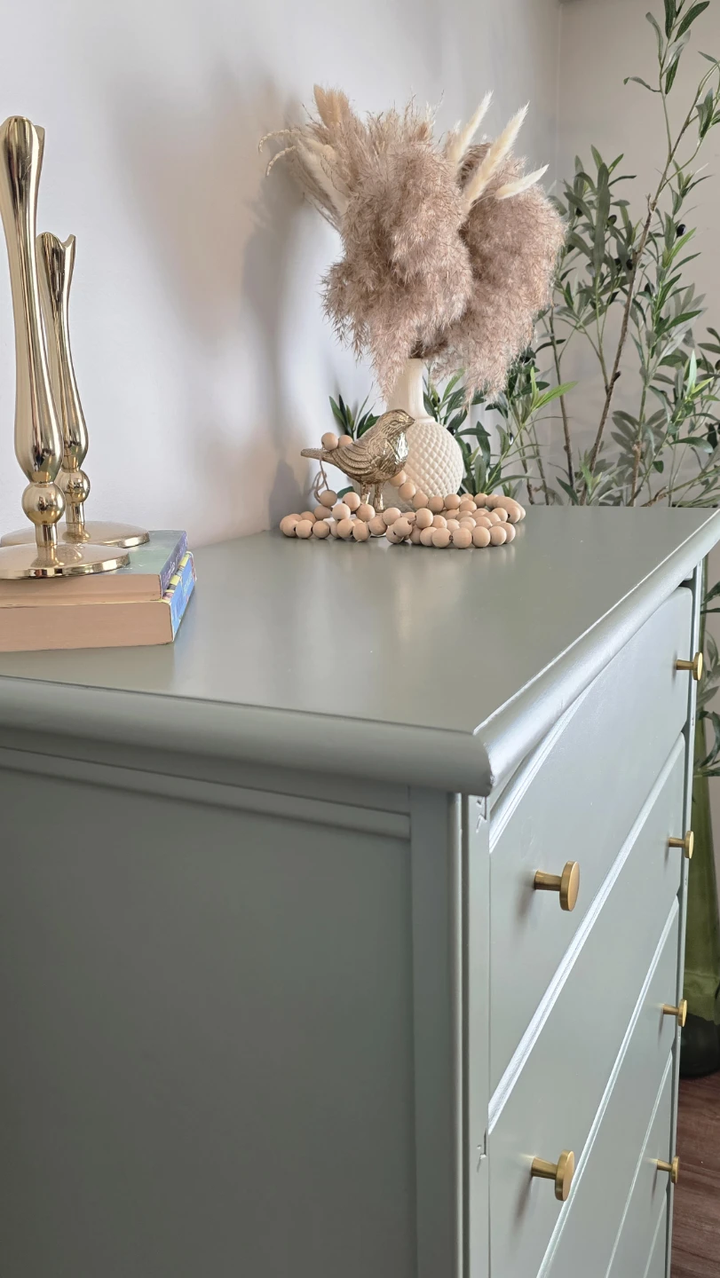 Refinished Dresser - 4 Drawers - photo 3