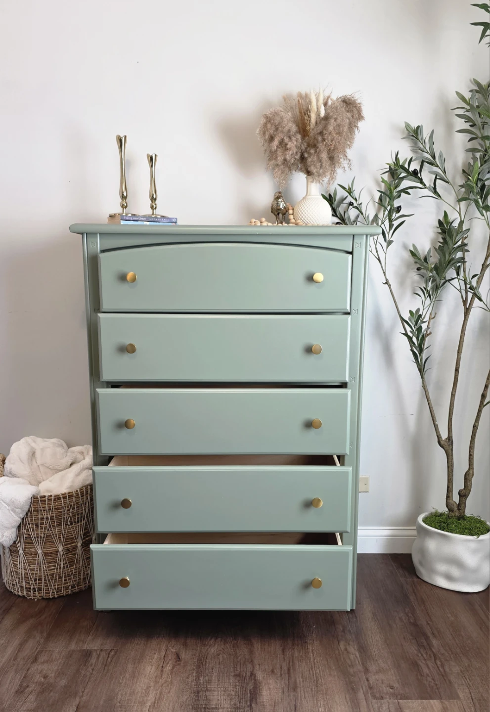 Refinished Dresser - 4 Drawers - photo 4