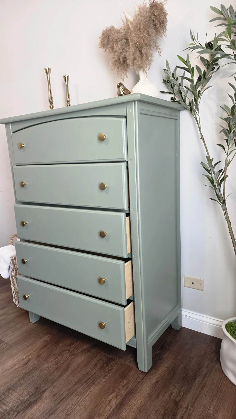 Refinished Dresser - 4 Drawers - photo 5