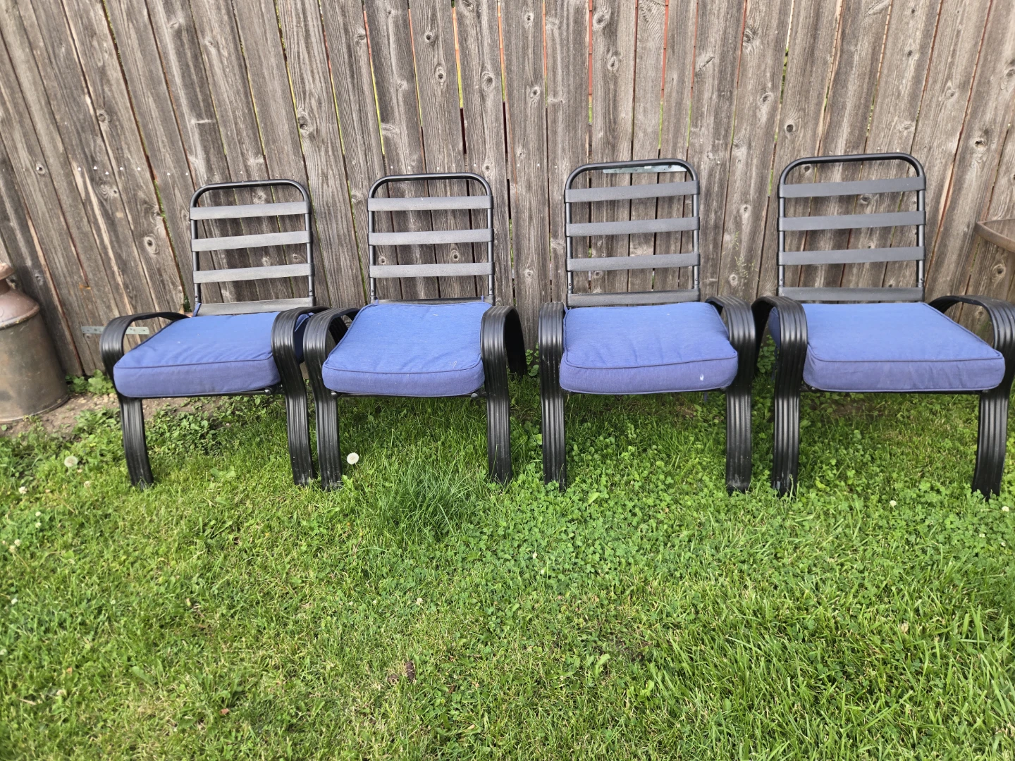 Set of 4 Patio Chairs with Blue Cushions - photo 2