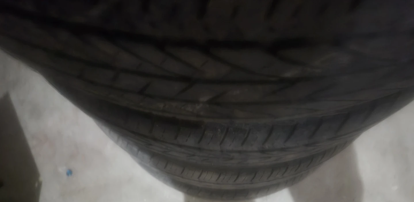 Good Set of 4 Bridgestone Tires Size 235 55 R20 M+S *DEAL* - photo 2