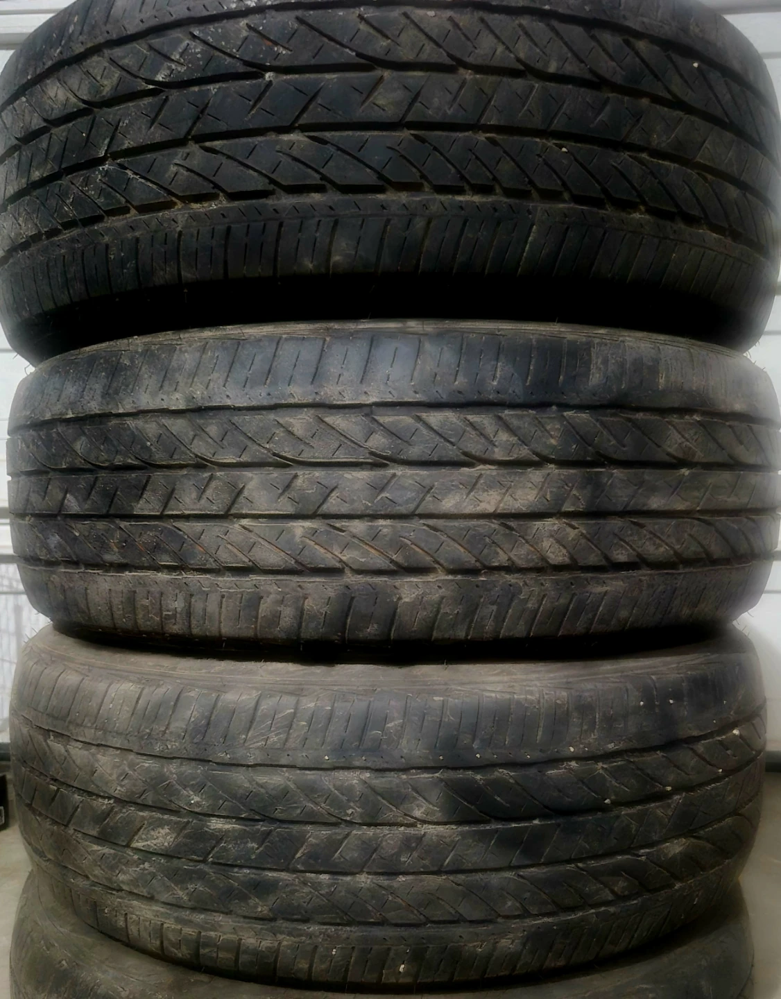 Good Set of 4 Bridgestone Tires Size 235 55 R20 M+S *DEAL* - photo 3
