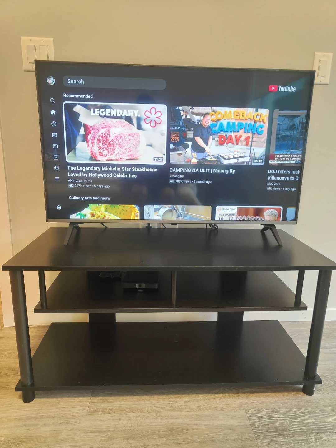 LG 43" UHD 4K TV - photo 2