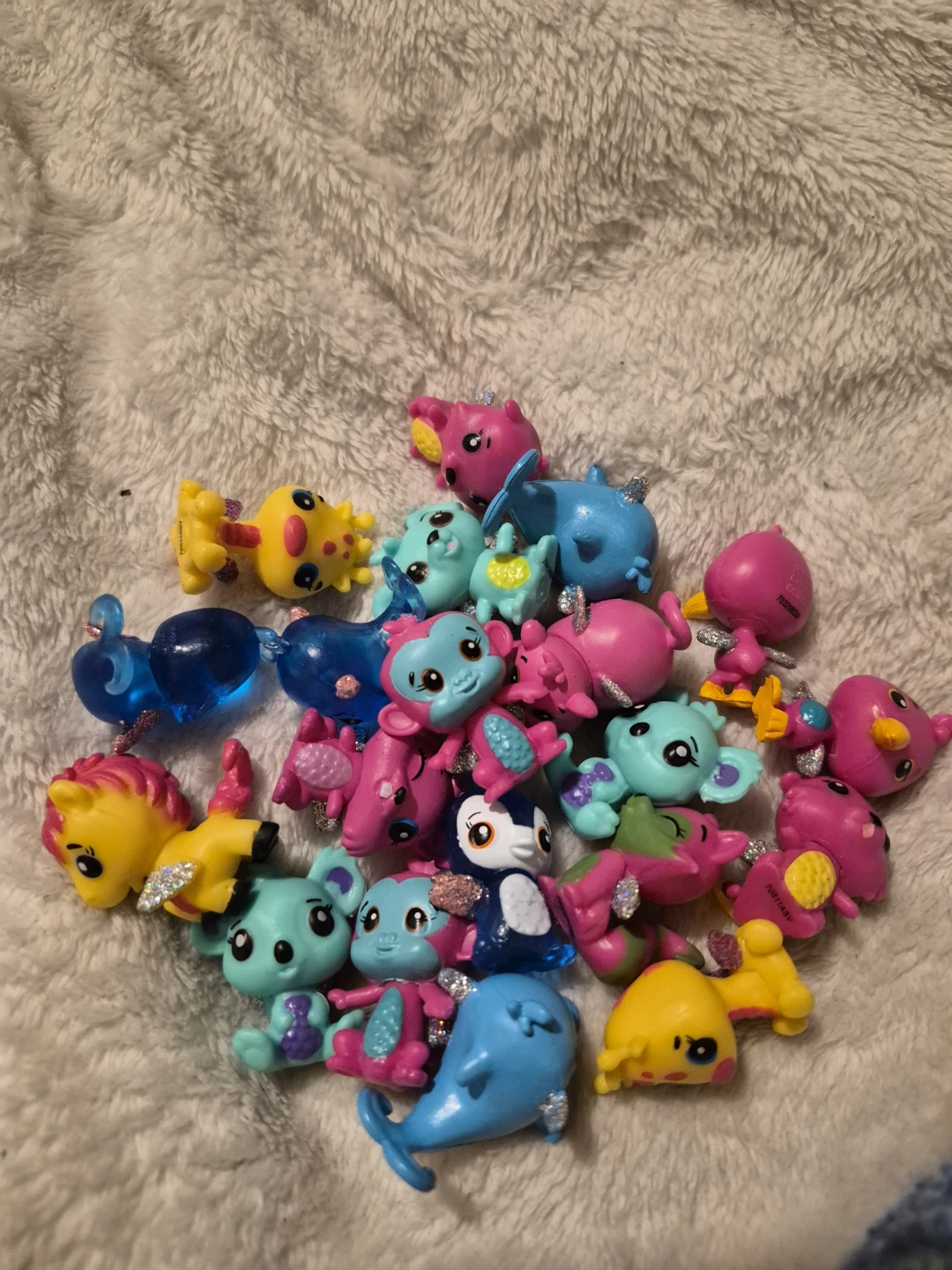 Assorted Hatchimals Mini Figures