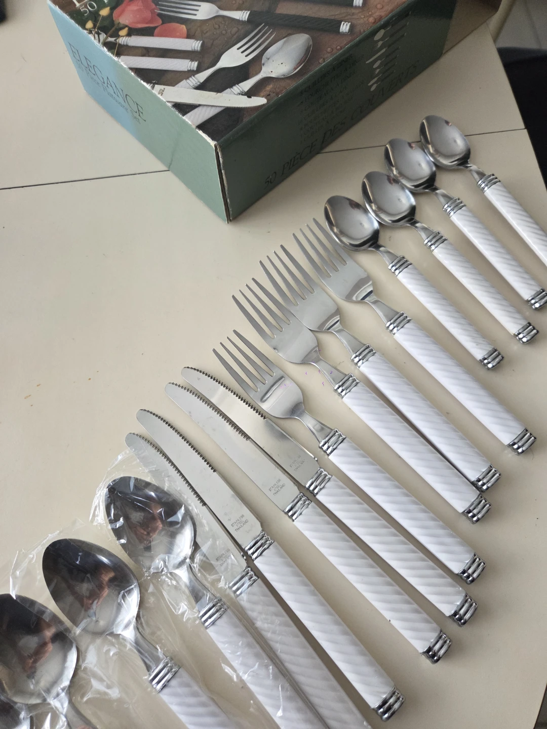 Elegance 16 Piece Flatware Set - photo 3