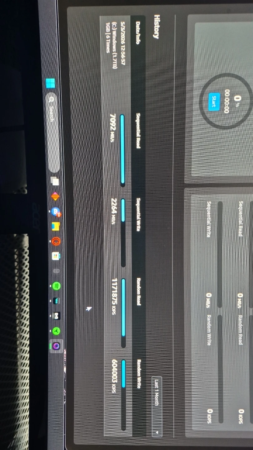 Samsung 990 Pro 2TB NVMe SSD - photo 2
